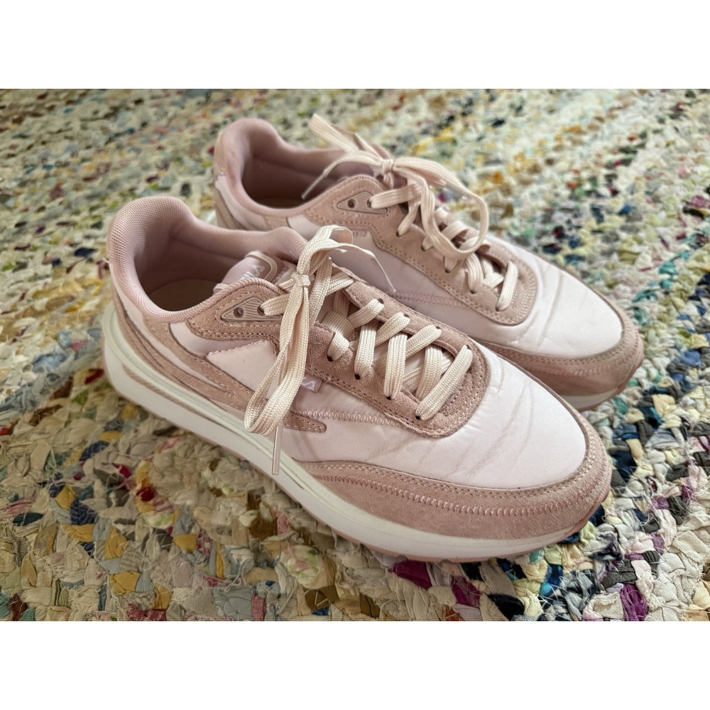 FILA Women's Renno Sneakers Size 9.5 Peachy Pink Athletic Shoe Great Condition